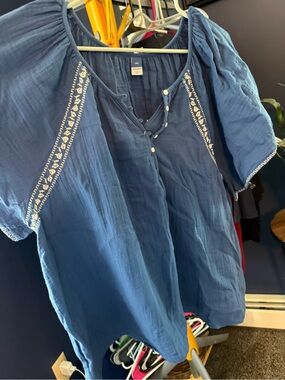 Old Navy Blue Embroidered Peasant Blouse